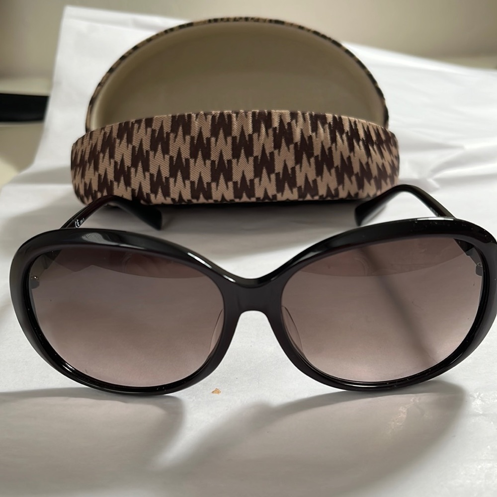 Max Mara round sunglasses.